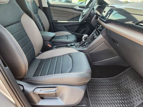 Used 2024 Volkswagen Taos SEL image 17