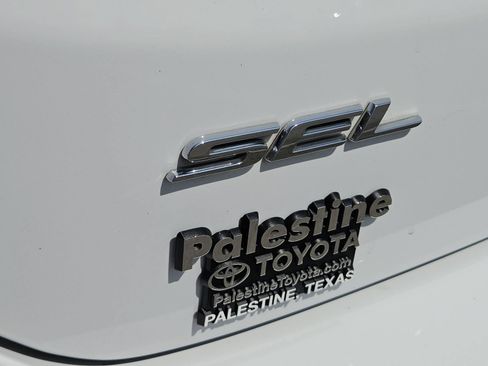 Used 2024 Ford Edge SEL AWD/4WD image 8