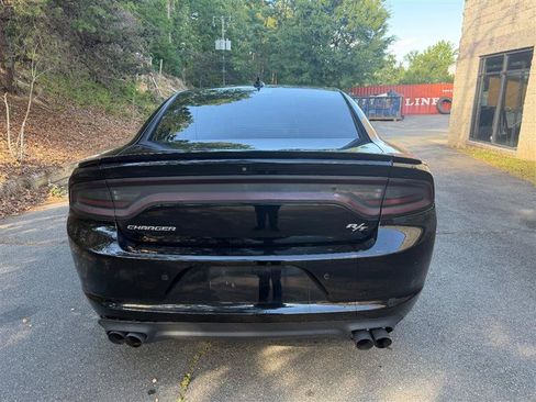 Used 2016 Dodge Charger R/T w/ Plus Group RWD image 4