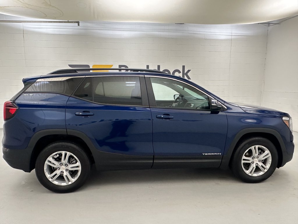 Used 2023 GMC Terrain SLE w/ Driver Convenience Package FWD image 8
