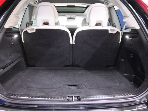 Used 2018 Volvo XC90 T6 Momentum w/ Convenience Package image 17