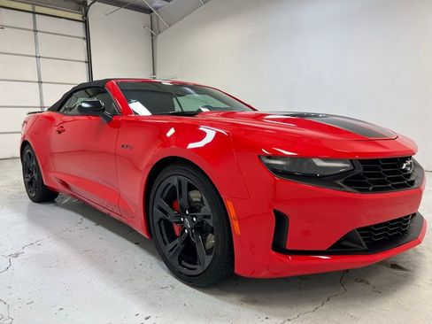 Used 2021 Chevrolet Camaro LT w/ Technology Package RWD image 8