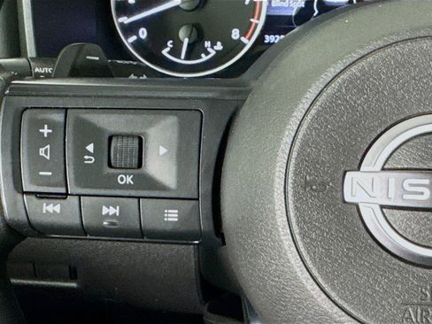 Used 2023 Nissan Rogue S FWD image 13