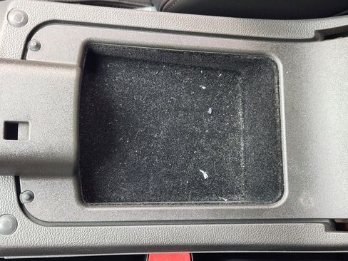 Used 2010 Cadillac SRX Luxury image 25