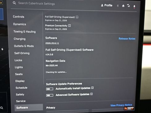 Used 2024 Tesla Cybertruck AWD Crew Cab image 14