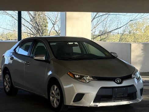 Used 2014 Toyota Corolla LE image 2