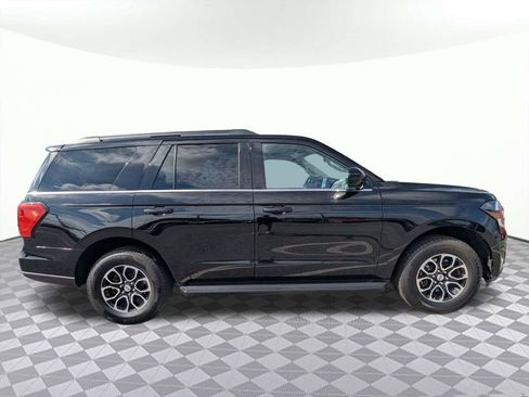 Used 2024 Ford Expedition XLT AWD/4WD image 2