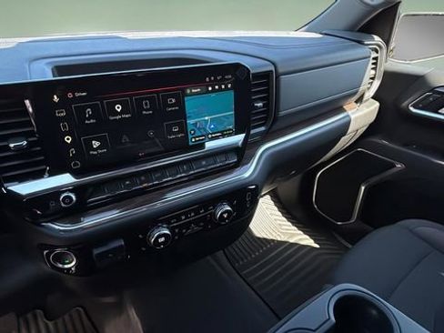 Used 2025 GMC Sierra 1500 Elevation image 23