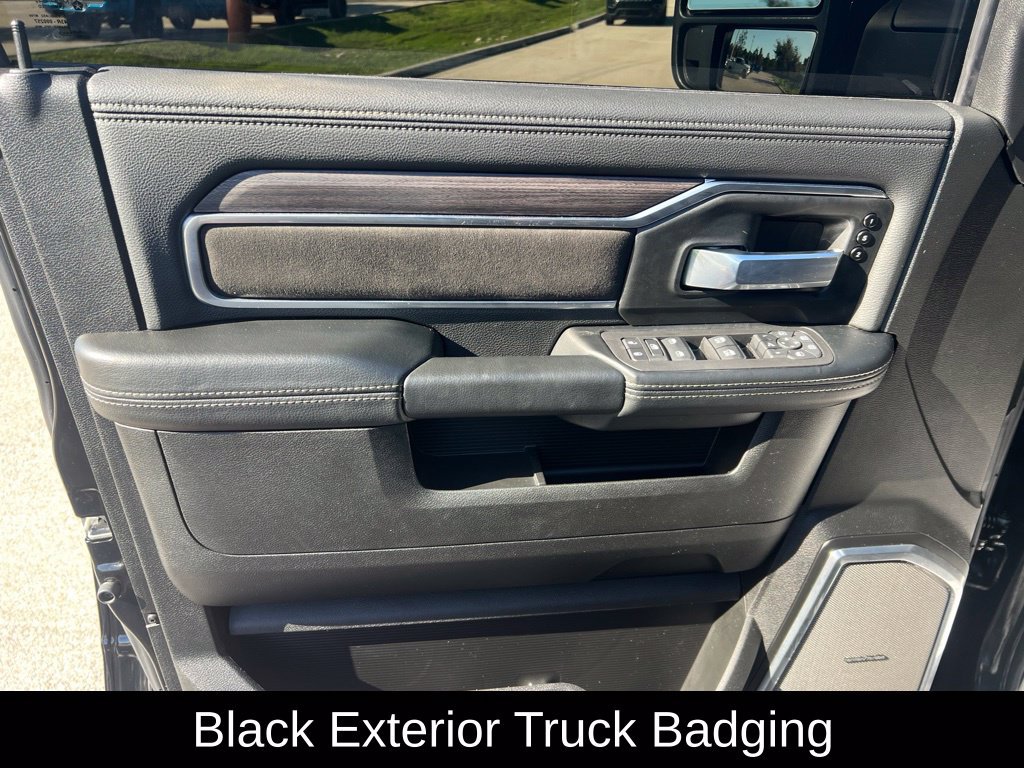 Used 2025 RAM 2500 Laramie AWD/4WD image 36