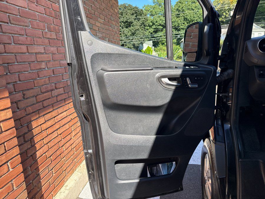 Used 2020 Mercedes-Benz Sprinter 2500 image 45