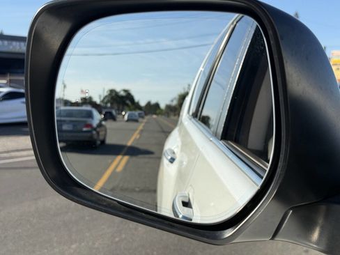 Used 2019 Lexus GX 460 Premium w/ Premium Package image 13