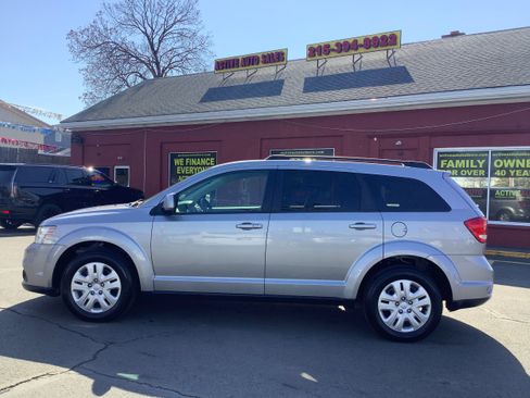 Used 2019 Dodge Journey SE w/ Connectivity Group image 4