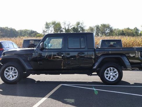 Used 2023 Jeep Gladiator Sport image 4