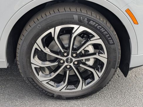 New 2026 Lincoln Nautilus Reserve AWD/4WD image 11