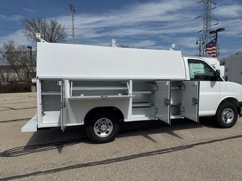 New 2025 Chevrolet Express 3500 w/ Power Convenience Package RWD image 7