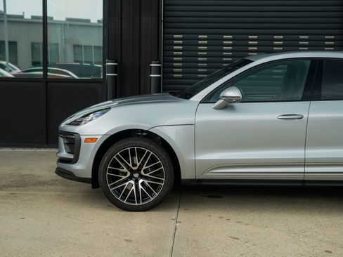 New 2025 Porsche Macan image 11