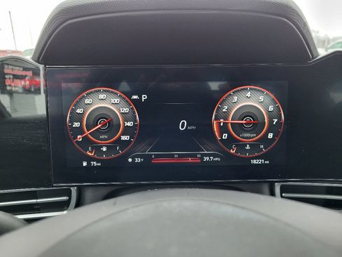 Used 2023 Hyundai Elantra SEL w/ Convenience Package image 5