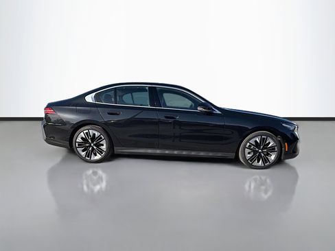 Used 2024 BMW 540i xDrive w/ Executive Package image 6