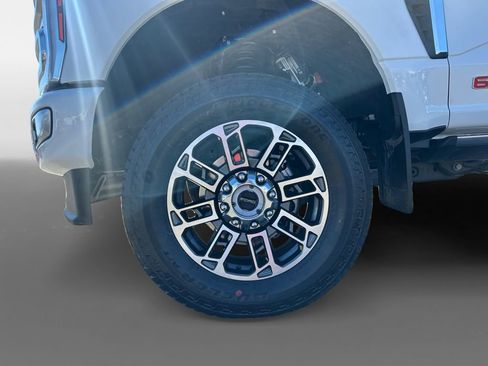 Used 2026 Ford F250 Platinum w/ Platinum Plus Package image 16