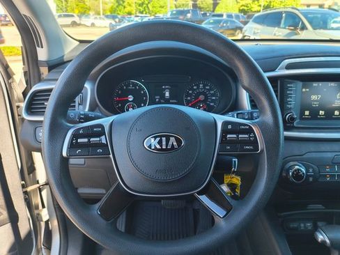 Used 2019 Kia Sorento L image 11
