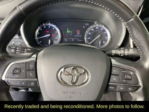 Used 2021 Toyota Highlander XSE AWD/4WD image 16