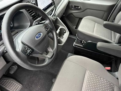 Used 2023 Ford Transit 350 XLT image 4