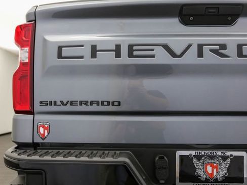 Used 2021 Chevrolet Silverado 1500 LT Trail Boss w/ Convenience Package II AWD/4WD image 38