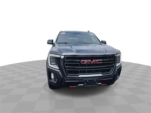 Used 2023 GMC Yukon AT4 w/ Technology Package image 3