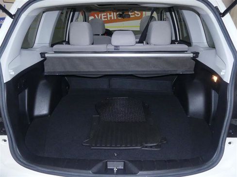Used 2018 Subaru Forester 2.5i Premium w/ All-Weather Package AWD/4WD image 27