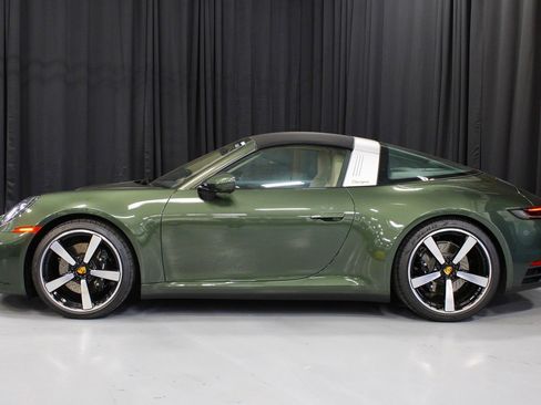 Certified 2021 Porsche 911 Targa 4S image 2