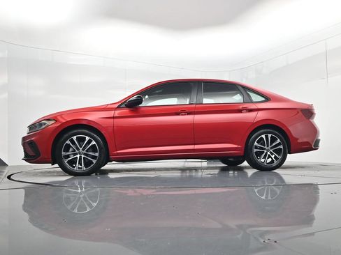 Used 2025 Volkswagen Jetta Sport FWD image 36