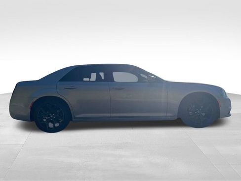 Used 2023 Chrysler 300 S RWD image 4