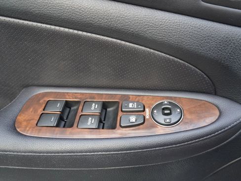 Used 2009 Hyundai Genesis 3.8 w/ Technology Pkg 4 image 27