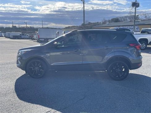 Used 2019 Ford Escape SE image 7