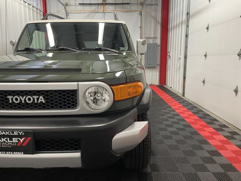 Used 2014 Toyota FJ Cruiser 2WD w/ Convenience Package image 8