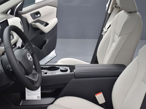 New 2026 Nissan Rogue SV w/ SV Premium Package image 17