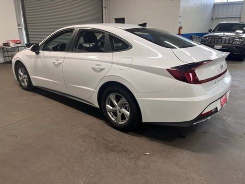 Used 2023 Hyundai Sonata SE w/ Cargo Package image 5