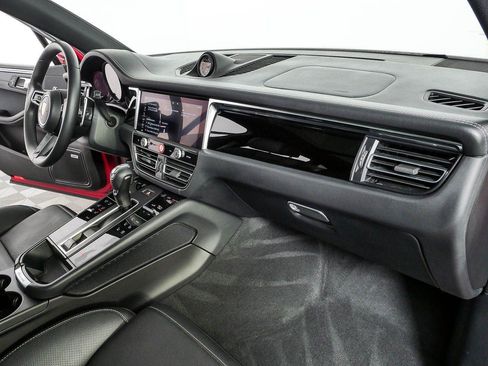 Certified 2022 Porsche Macan S AWD/4WD image 22