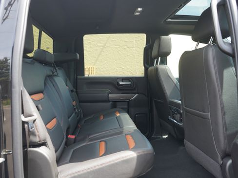 Used 2023 GMC Sierra 2500 AT4 w/ AT4 Preferred Package AWD/4WD image 12