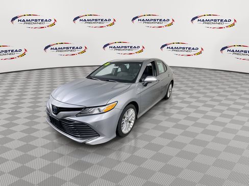 Used 2018 Toyota Camry XLE w/ Four Season Floor Mat Package image 4
