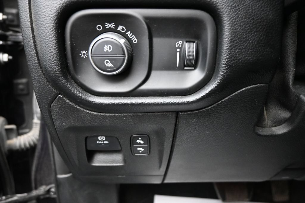 Used 2021 RAM 1500 Big Horn RWD image 12