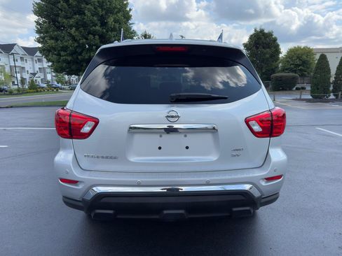 Used 2020 Nissan Pathfinder SV AWD/4WD image 5