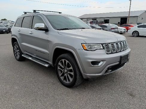 Used 2017 Jeep Grand Cherokee Overland w/ Jeep Active Safety Group AWD/4WD image 2