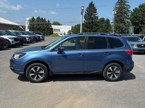 Used 2017 Subaru Forester 2.5i Limited AWD/4WD image 3