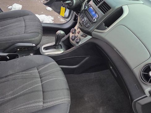 Used 2014 Chevrolet Sonic LT image 12