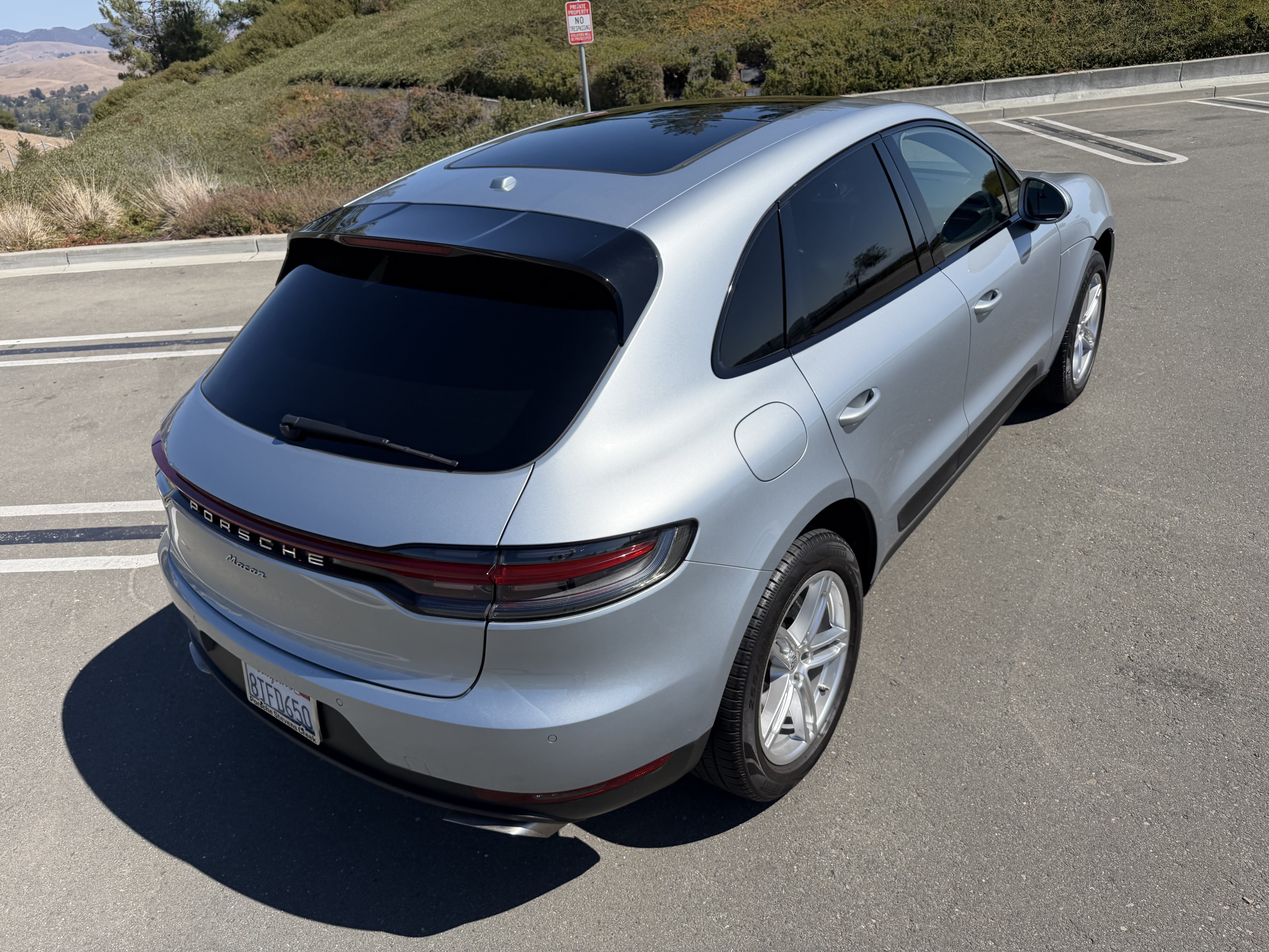 Used 2020 Porsche Macan AWD/4WD image 17