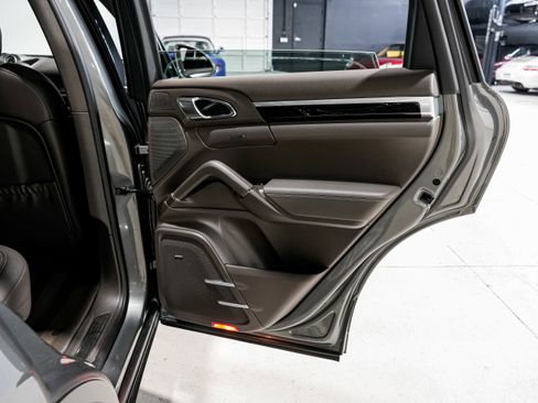 Used 2015 Porsche Cayenne Diesel image 28