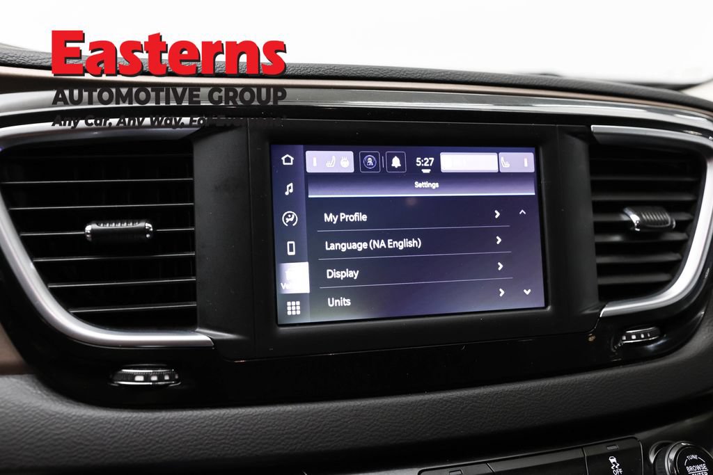 Used 2022 Chrysler Voyager LX FWD image 20
