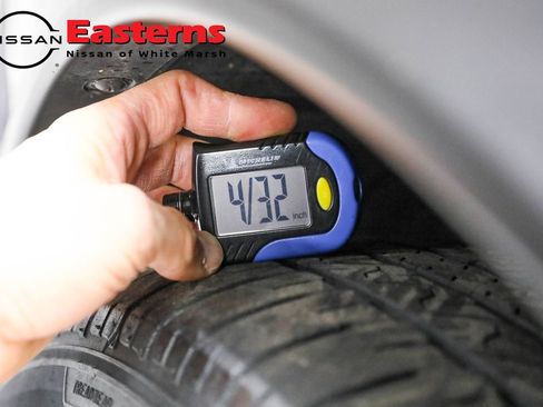 Used 2019 Nissan Rogue SV w/ Premium Package image 30