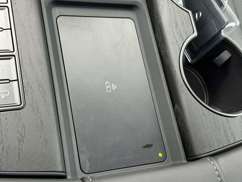 Used 2025 Lexus LX 600 4WD w/ Luxury Package image 25